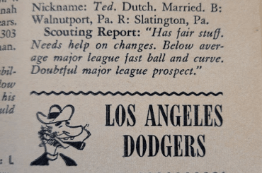 Extrait du numéro de mars 1958 de Baseball Digest : Qui est censé être ce type des Dodgers ?
