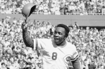 BHM : Joe Morgan a remporté son deuxième prix consécutif de MVP de la NL en 1976 lorsqu'il a mené les ligues majeures avec un OPS de 1,020. Depuis près d'un demi-siècle, un seul autre joueur de deuxième but primaire a eu un OPS plus élevé au cours d'une saison (Jeff Kent, 1,021 en 2000).