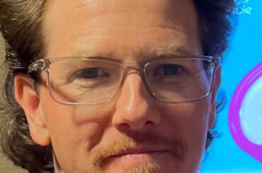 (Lyon) Kris Bryant a déclaré que la douleur qu'il ressent quotidiennement est comme "être électrocuté dans tout mon corps". Bryant, 34 ans, a disputé 170 matchs en quatre saisons avec les Rockies du Colorado. Il semble peu probable qu'il rejoue un jour dans les Majors en raison de sa discopathie dégénérative lombaire.