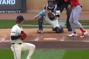 La balle courbe de Joe Ryan est sale