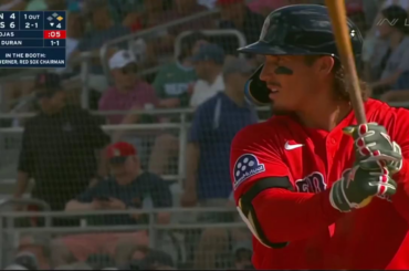 (Point culminant) Jarren Duran écrase son deuxième circuit de deux points du match sur le terrain central