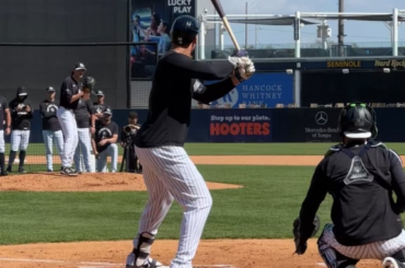 Aaron Judge renvoie le ballon directement à Max Fried