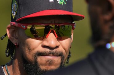 (NightengaleJr) Byron Buxton est frustré que les Twins n'aient pas mis fin aux rumeurs commerciales hors saison. « Il suffit que quelqu'un au sommet dise aux médias : « Nous ne vous échangeons pas ». Les rumeurs commerciales s'arrêtent et nous n'avons plus ces conversations.»