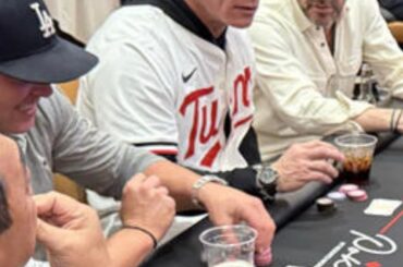 J'étais au Resorts World Las Vegas et ils organisaient un tournoi de poker MLB. Est-ce que quelqu'un sait qui sont ces anciens joueurs de la MLB ??