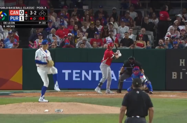(Point culminant) Nolan Arenado réalise une saisie glissante en territoire des fausses balles