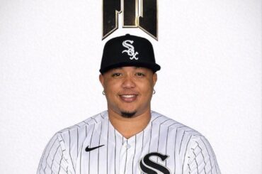 Yermin Mercedes publie un appel ouvert sur Instagram, affirmant qu'il est "disponible et prêt à jouer partout où le baseball professionnel est joué dans le monde".