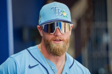 Jake Fraley des Rays s'apprête à célébrer la victoire de sa fille sur le cancer