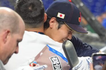 Lars Nootbaar a visité LoanDepot Park pour encourager l'équipe japonaise. Il avait espéré participer également à ce tournoi, mais a dû se retirer en raison d'une blessure. Il rejoindra la diffusion de Netflix en tant qu'invité.
