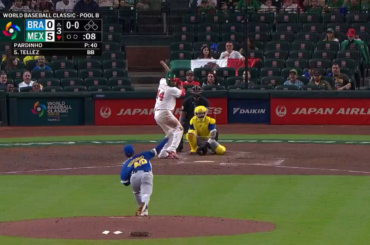 Rowdy Tellez sort un simple sur le terrain pour mener en fin de 3e