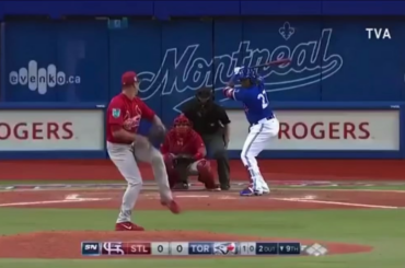 (Point culminant) Pour quel moment c'était d'être dans le Big O, les fans des Blue Jays se souviendront toujours de la voix de Rodger Brulotte lorsqu'un Vladdy de 18 ans a frappé le circuit à Montréal, où son père s'est fait un nom.