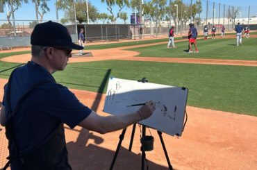 (Hogg) L'équipe de Grande-Bretagne a son propre artiste qui peint un match. Il s'appelle Andy Brown. Jazz Chisholm approuve le début de celui-ci.