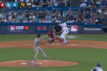 (Point culminant) Andy Pages donne l'avantage aux Dodgers avec un tir de 3 points !