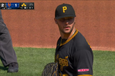 Brett Baty dégage les buts avec un triple pour donner l'avantage aux Mets 4-2 après un mauvais parcours d'Oneil Cruz au centre