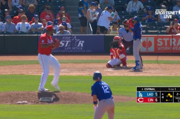 (Highlight) Santiago Espinal écrase son deuxième home run de la journée. Jusqu'à 10-16 ans à l'entraînement de printemps.