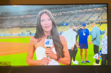 NBC utilise la voix off de l'IA, elle fait référence à Houston comme aux "Trashtros" 😂