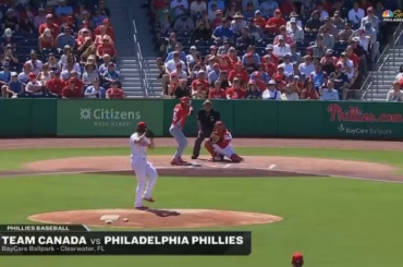 (Point culminant) Un jour après avoir été testé positif aux PED, Johan Rojas réalise une incroyable capture en plongée pour voler un coup.