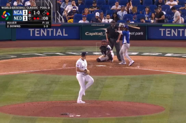 (Point culminant) Jeter Downs décoche un coup de circuit pour l'équipe du Nicaragua en 8e