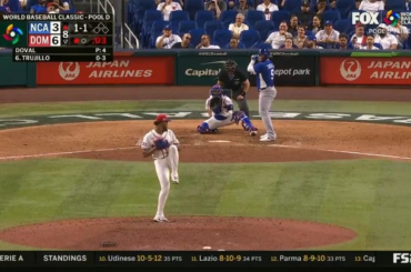 Manny Machado avec un autre jeu irréel à la 3e place.