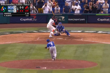 OZZIE ALBIES FRAPPE UN HISTOIRE DE WALKOFF 3 RUN POUR GAGNER LE JEU POUR L'ÉQUIPE DES PAYS-BAS !