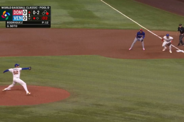 (Point culminant) Juan Soto se connecte pour un home run de 2 points pour l'équipe de la République dominicaine !