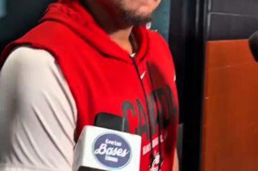 (Gilbert) Naylor : « Nous plaisantions tous, essayant de vraiment prendre la situation à la légère. Je lui ai envoyé un texto avant que j'allais le faire, et il a dit 's'il te plaît, ne le fais pas.' Mais Cal et moi sommes de très bons amis. C'est un coéquipier génial, honnêtement, l'un de mes coéquipiers préférés que j'ai jamais eu dans ma carrière. »