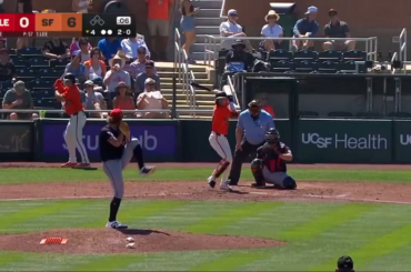 (Point culminant) Jung Hoo Lee frappe son premier home run à l'entraînement de printemps