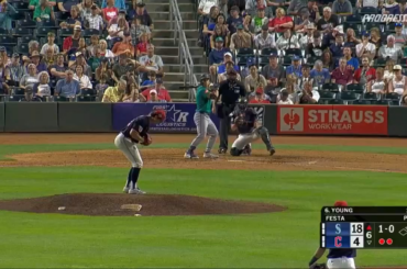 Le joueur des Mariners Cole Young a enregistré le home run le plus long lors de l'entraînement de printemps par n'importe quel joueur (jusqu'à présent) à 478 pieds ! 😱