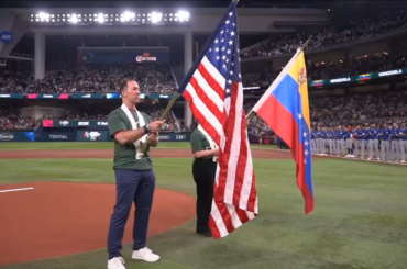 L'hymne national du Venezuela avant la finale de la World Baseball Classic