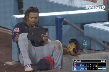 José Ramírez se transforme en enfant iPad lors du match contre les Dodgers