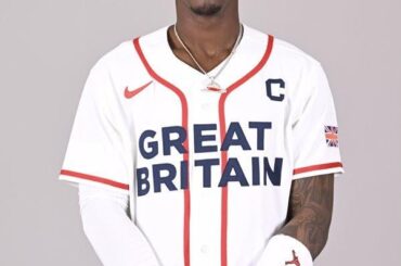 Jazz Chisholm dans l'uniforme britannique