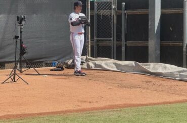 (NightengaleJr) Joe Ryan ne lancera pas pour l'équipe américaine lors de la Classique mondiale de baseball. Il n'allait pas commencer le match de championnat, donc il restera dans le camp des Twins. Il a lancé aujourd’hui une séance de 23 lancers dans l’enclos des releveurs qui, selon lui, s’est très bien déroulée. Il est prêt à débuter le jour de l'ouverture à Baltimore.