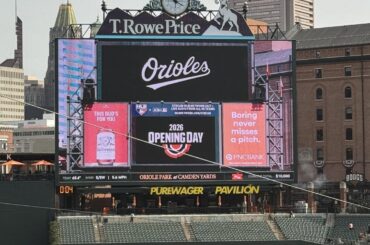 Les Orioles ont remplacé notre tableau de bord obsolète par un immense tableau moderne. Ce nouveau tableau affiche maintenant un graphique ressemblant à l'ancien 😂