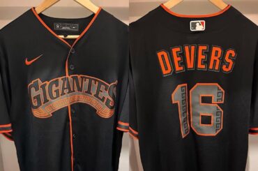 Les Giants porteront de nouveaux maillots cette saison (probablement pour les matchs à domicile du dimanche).