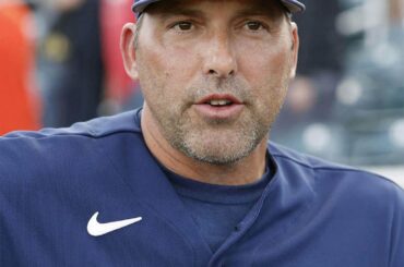 Entraîneur-chef de USA Hockey : 2x champion de la Coupe Stanley. Entraîneur-chef d'USA Basketball : 4x Finals Champ.USA Baseball Manager : animateur de talk-show. Si l’objectif est de rendre le WBC pertinent, vous avez en réalité besoin d’un véritable staff d’entraîneurs.