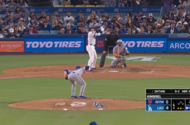 Francisco Alvarez appelle l'heure et Craig Kimbrell le ceinture presque avec un lancer