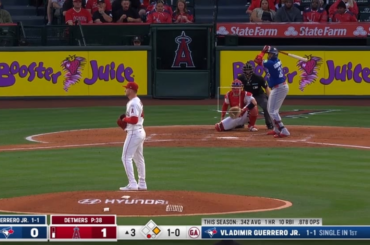 Vladimir Guerrero Jr. réussit son deuxième circuit de l'année, un tir de 2 points pour mettre les Blue Jays en tête