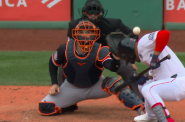 (Point culminant) Trevor Story réussit un doublé, Masataka Yoshida tente de franchir un panneau d'arrêt, Isiah Kiner-Falefa manque de se faire écraser en essayant de faire un amorti, puis frappe un simple de 2 points.