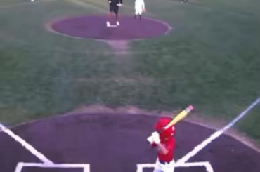 Matt Carpenter est lanceur pour la ligue de son fils. Aujourd'hui, il a obtenu un retour direct dans la zone sensible.