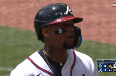 (Point culminant) Ronald Acuña Jr. déclare qu'il a été RAP, enlève tout son équipement, prend le premier but, les Braves doivent défier parce que l'appel sur le terrain n'était pas RAP, l'appel sur le terrain est valable et les Braves perdent leur défi.