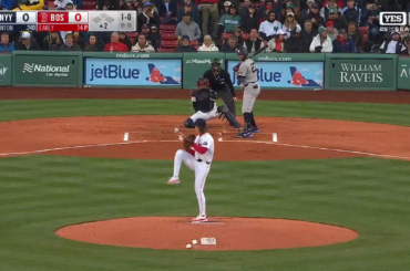 (Highlight) Giancarlo Stanton et les Yankees frappent en premier avec un tir en solo !