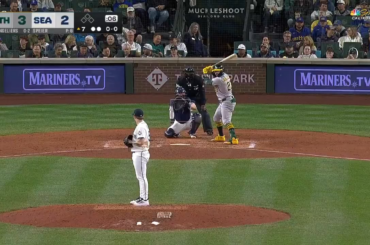 Athlétisme Shea Langeliers écrase un circuit dans la zone d'exclusion aérienne des Mariners de Seattle