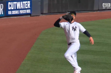 (Point culminant) Cody Bellinger réalise une superbe capture dans le champ gauche !