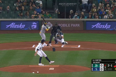 (Point culminant) Logan Gilbert attrape un drive en ligne dans SON MAILLOT !