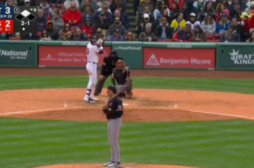 (Point culminant) Menace connue de vol de base Carlos Narváez vole le 3e but