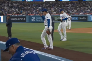Ohtani se souvient qu'il doit prendre la tête après être sorti du monticule