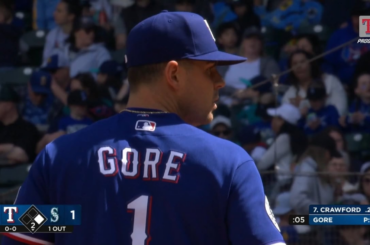 L'analyste des Rangers Mike Bacsik (en plaisantant) suggère que MacKenzie Gore devrait lancer à la tête des frappeurs pour avoir frappé fort au premier lancer et ne pas se sentir mal s'il les frappe en utilisant une analogie selon laquelle il dit aux enfants de ne pas se sentir mal de frapper les frappeurs parce que cela "fait beaucoup plus mal à l'enfant qui pleure".