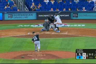 Otto Lopez porte le score à 10-0 pour les Marlins en fin de 8e contre le South Side !