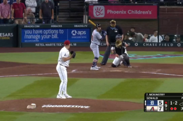 (Point culminant) Zach McKinstry demande un défi ABS sur un retrait au bâton de fin de match de Paul Sewald, n'obtient pas ce qu'il voulait, et les Tigers perdent à la fois leur défi et le match contre les Diamondbacks.