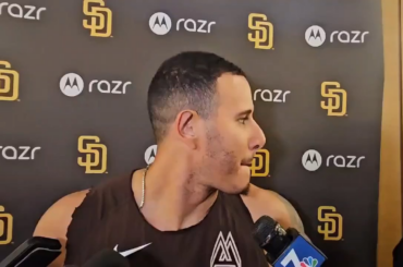 Manny Machado ne peut contenir son enthousiasme à propos des nouveaux uniformes City Connect des Padres.