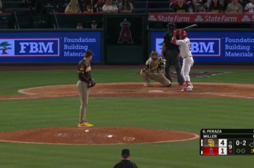 Malgré l'abandon d'un coup sûr et d'un but sur balles, Mason Miller ferme la porte aux Padres en éliminant Oswald Peraza et Logan O'Hoppe sur de méchants curseurs.